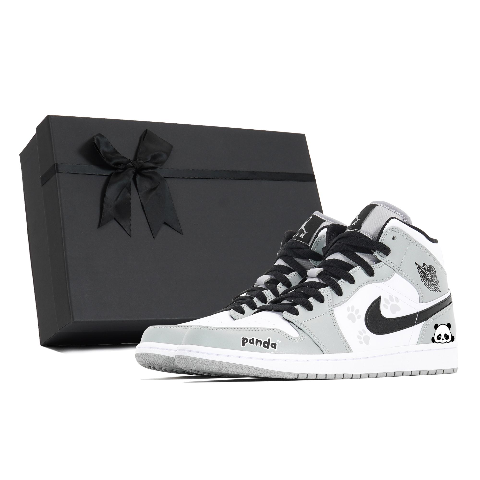 Jordan Air Jordan 1 Cushioning Slip Resistant Abrasion Resistant Mid top Vintage Basketball Shoes Men s White Gray 554724-092(Team210-S-BOX) 44.5
Jordan Air Jordan 1 Cushioning Slip Resistant Abrasion Resistant Mid top Vintage Basketball Shoes Men s White Gray 554724-092(Team210-S-BOX) 44.5