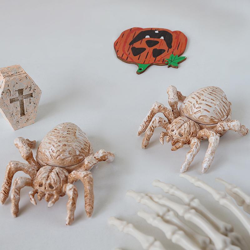 Halloween Spider Lantern Atmosphere Horror Setting Props Night Light Halloween Party Decoration Candle Light For Home Bar 1pcs
Halloween Spider Lantern Atmosphere Horror Setting Props Night Light Halloween Party Decoration Candle Light For Home Bar 1pcs
