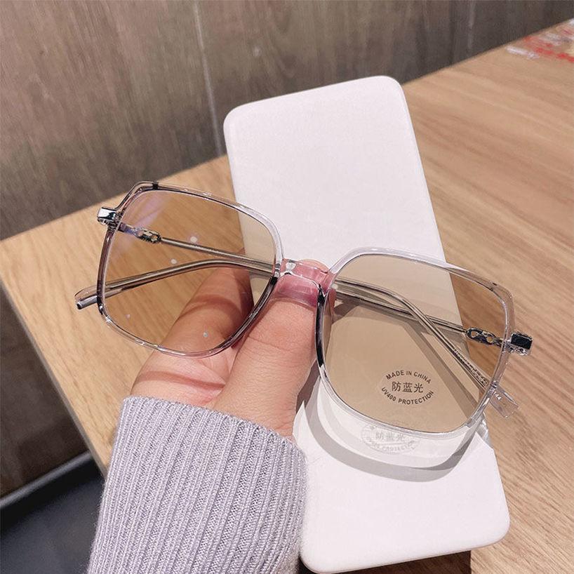 Очки для женщин, меняющие цвет, близорукость высокой степени, защита от синего света, ретро-очки с большой оправой, тонкие плоские очки для женщин Anti-blue light flat mirror
Очки для женщин, меняющие цвет, близорукость высокой степени, защита от синего света, ретро-очки с большой оправой, тонкие плоские очки для женщин Anti-blue light flat mirror
