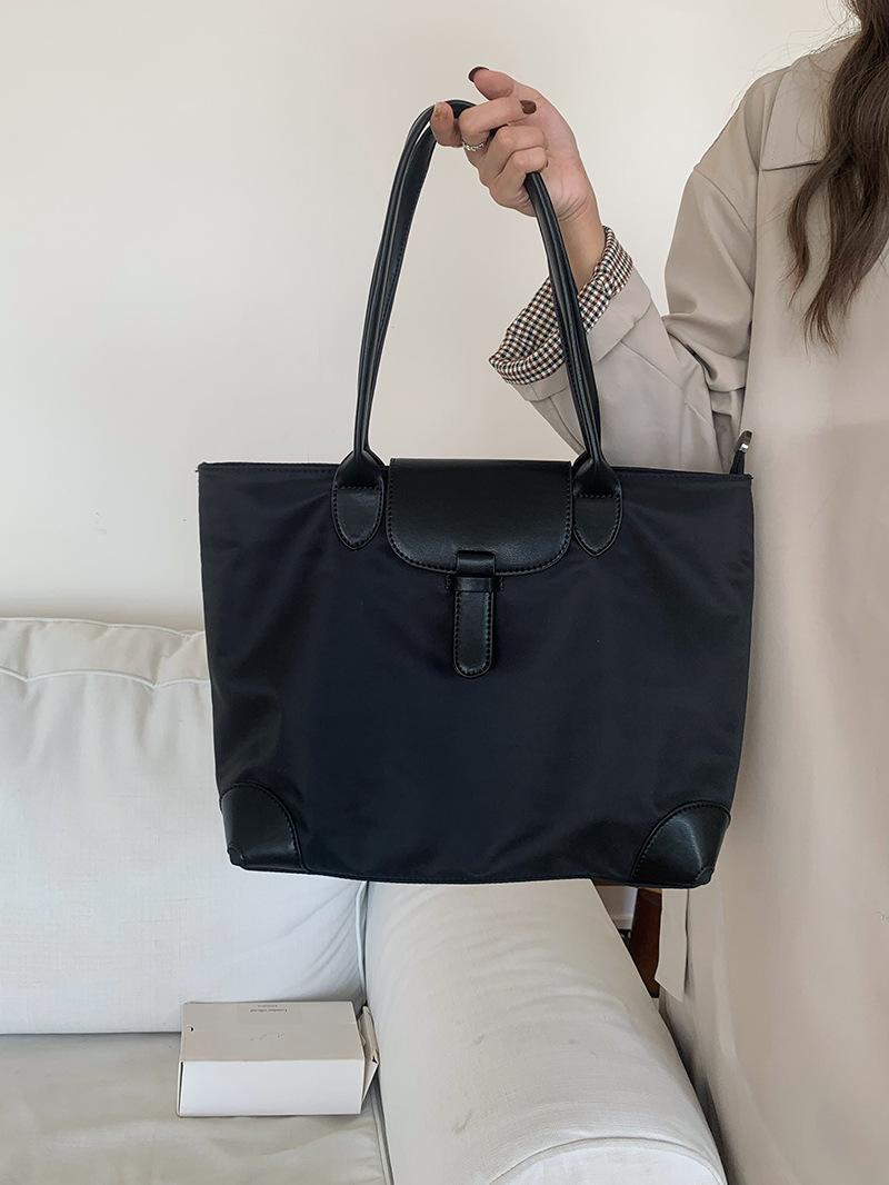 New Women s Large Capacity Commuter Tote Bag Nyl Lightweight Casual Women s Bag Fashi Color-Blocking Versatile Shoulder (30cm<Max Length<50cm) чёрный
New Women s Large Capacity Commuter Tote Bag Nyl Lightweight Casual Women s Bag Fashi Color-Blocking Versatile Shoulder (30cm<Max Length<50cm) чёрный