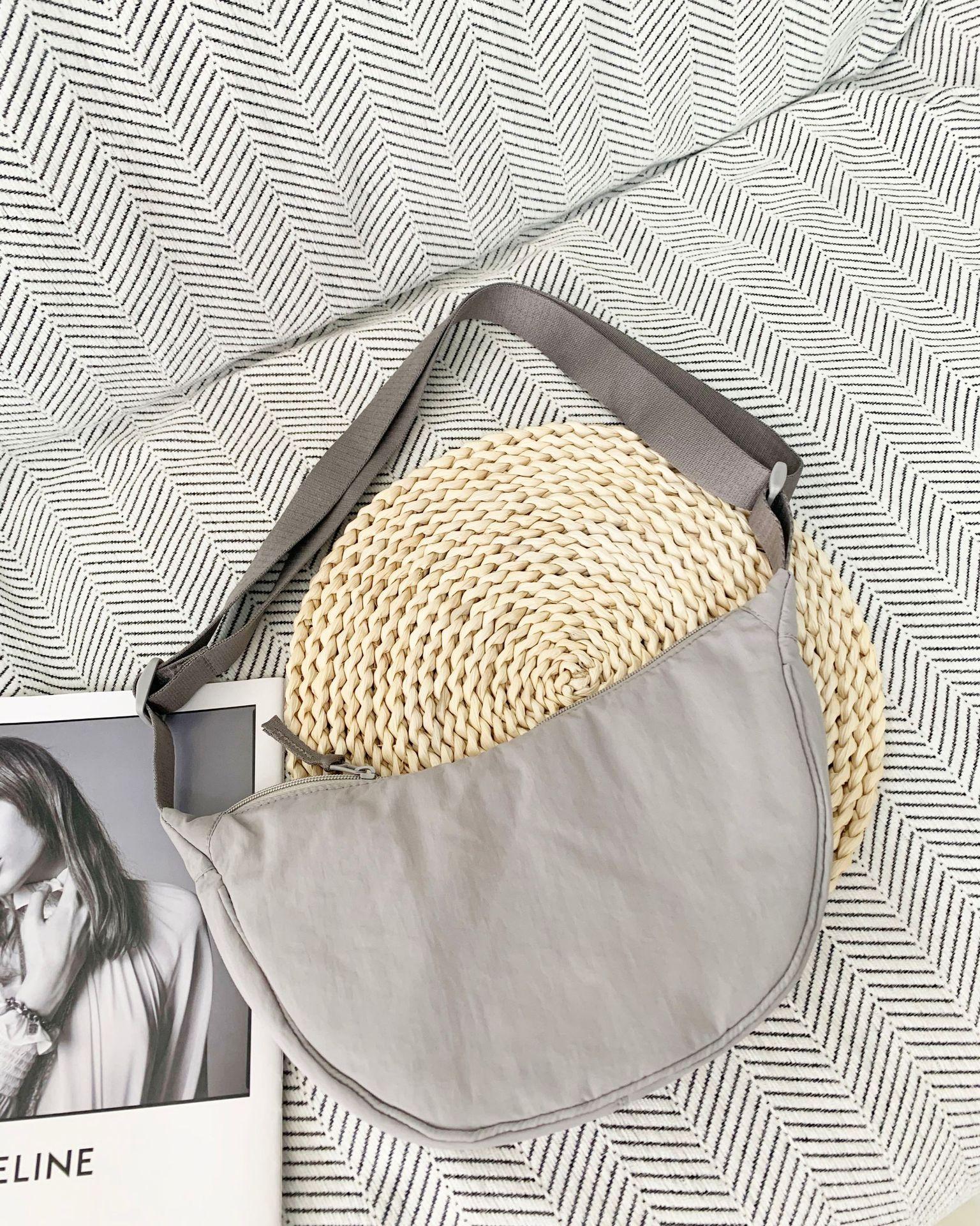 Casual Nylon Hobos Shoulder Bags for Women Lightweight Portable Ladies Crossbody Bag Simple Solid Color Female Handbags Purse
Casual Nylon Hobos Shoulder Bags for Women Lightweight Portable Ladies Crossbody Bag Simple Solid Color Female Handbags Purse