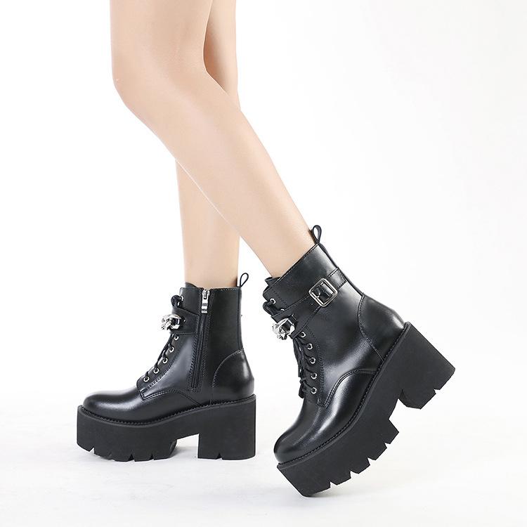 Front lace-up metal high-heeled muffin bottom side zipper Yepu round head thick chain Martin boots 43 чорний
Front lace-up metal high-heeled muffin bottom side zipper Yepu round head thick chain Martin boots 43 чорний