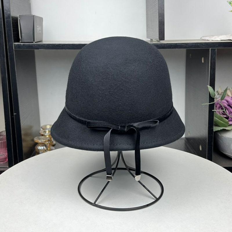 Winter French white woolen woolen basin hat Hepburn style ladies elegant bow bucket hat brim temperament top hat чорний
Winter French white woolen woolen basin hat Hepburn style ladies elegant bow bucket hat brim temperament top hat чорний