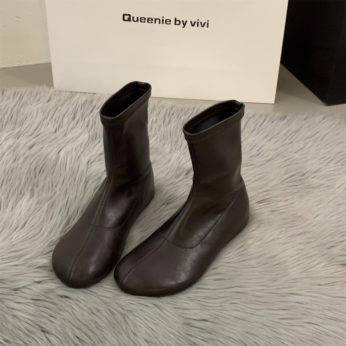 Белые французские маленькие ботильоны на внутренней платформе, женские ботинки 2025 осень и зима, ботинки Мартин с большим носком, коричневые тонкие ботинки, короткие ботинки 39
Белые французские маленькие ботильоны на внутренней платформе, женские ботинки 2025 осень и зима, ботинки Мартин с большим носком, коричневые тонкие ботинки, короткие ботинки 39