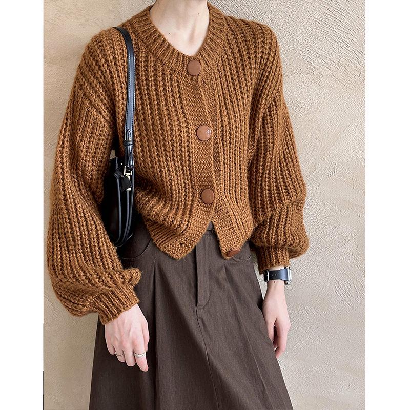 Juzhi 2024 Autumn Cardigan Sweater - Women s Casual Loose Fit in Candy Colors, Style 8618 One Size озеро синий
Juzhi 2024 Autumn Cardigan Sweater - Women s Casual Loose Fit in Candy Colors, Style 8618 One Size озеро синий