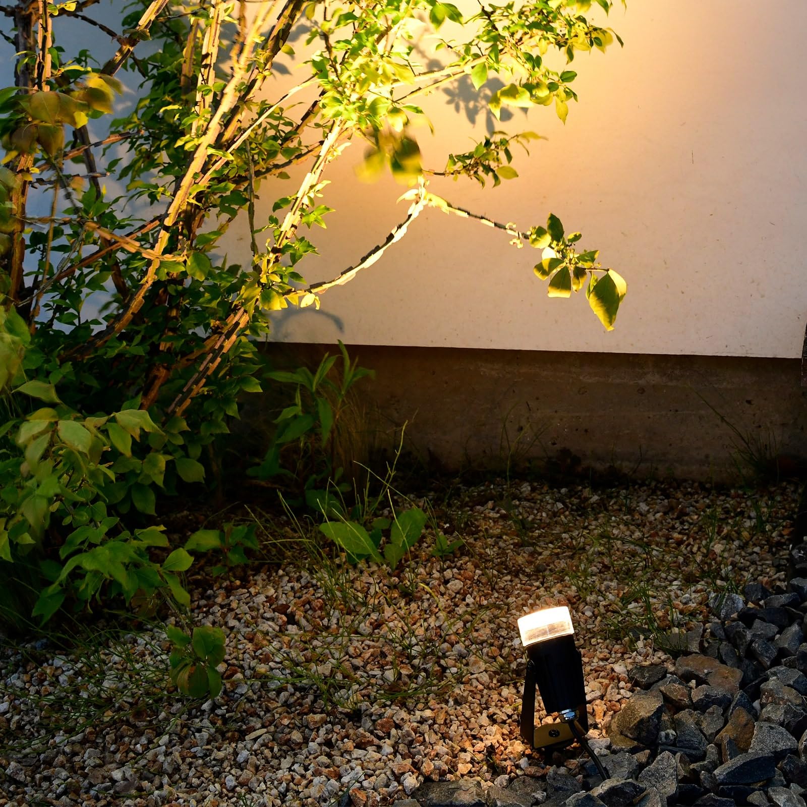 Gardenmaster Garden Twilight, тип розетки, набор, с контроллером переменного тока, терраса, балкон, безопасность, стартовый комплект с дымчатой линзой GT- J101ABSGD золотой
Gardenmaster Garden Twilight, тип розетки, набор, с контроллером переменного тока, терраса, балкон, безопасность, стартовый комплект с дымчатой линзой GT- J101ABSGD золотой