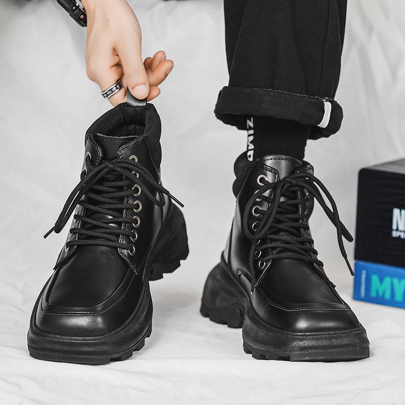 High-top Martin boots men s winter 2024 new black British style thick-soled tooling boots men s locomotive square head leather boots 39
High-top Martin boots men s winter 2024 new black British style thick-soled tooling boots men s locomotive square head leather boots 39