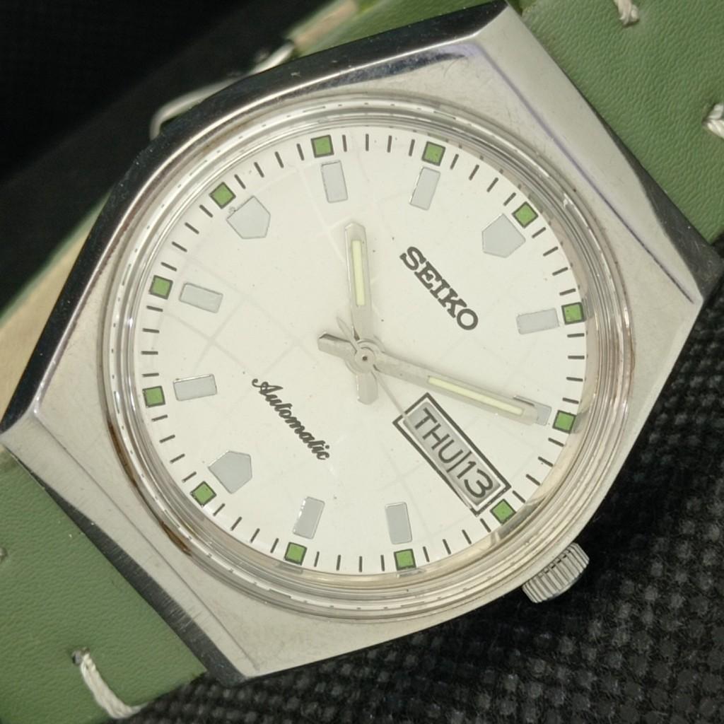 USED VINTAGE SEIKO 5 AUTO 6309A JAPAN MENS DAY/DATE SILVER WATCH 588c-a313905-2 SKU588c-a313905
USED VINTAGE SEIKO 5 AUTO 6309A JAPAN MENS DAY/DATE SILVER WATCH 588c-a313905-2 SKU588c-a313905