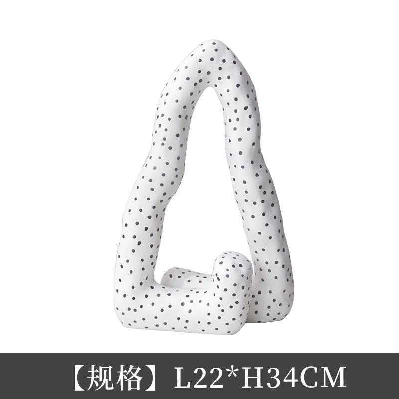 Triangle Sculpture Creative Resin Crafts Nordic Home Desktop Decoration Creative Room Aesthetics Decoration Accessories
Triangle Sculpture Creative Resin Crafts Nordic Home Desktop Decoration Creative Room Aesthetics Decoration Accessories