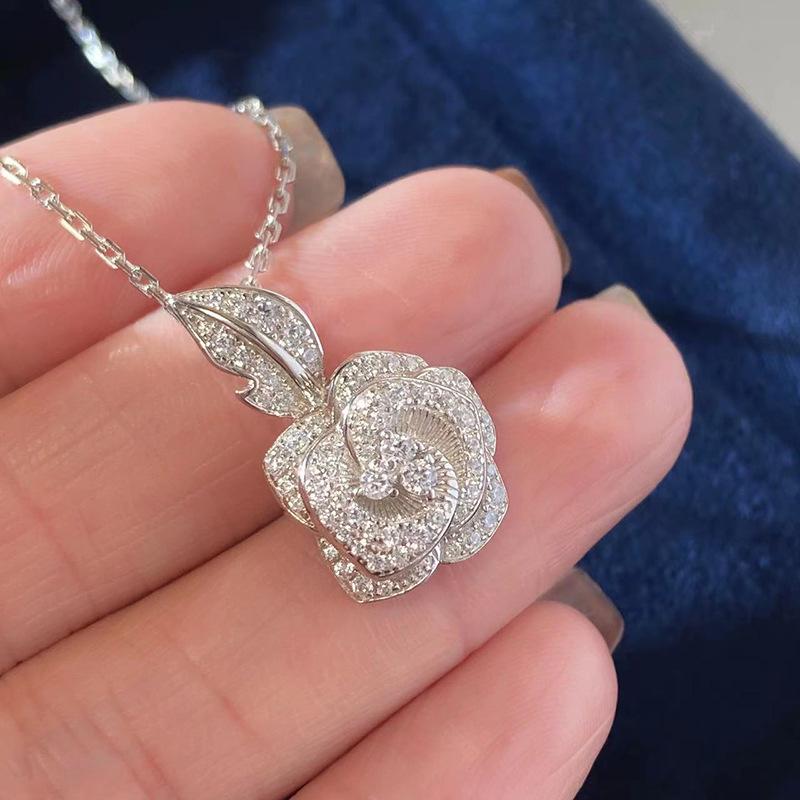 Ювелирные изделия Luoxi Ожерелье из стерлингового серебра 925 пробы «Камелия Роза» - Мода в китайском стиле для вечеринок и вечеров 925 Sterling Silver
Ювелирные изделия Luoxi Ожерелье из стерлингового серебра 925 пробы «Камелия Роза» - Мода в китайском стиле для вечеринок и вечеров 925 Sterling Silver