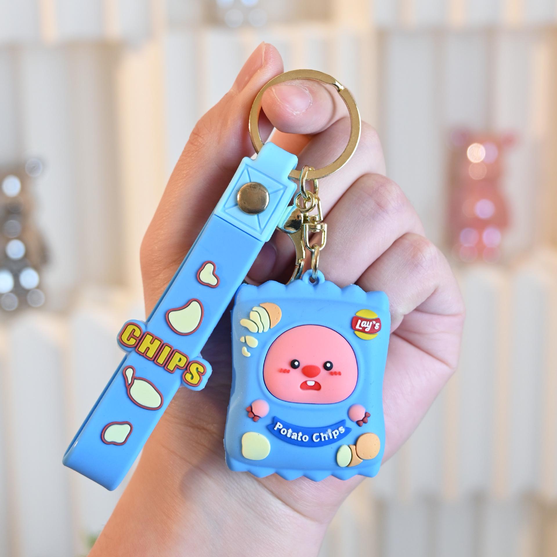 Вишуканий 3D брелок у формі мультяшної тварини – креативний кулон у формі картопляних чіпсів для сумок та автомобілів
Вишуканий 3D брелок у формі мультяшної тварини – креативний кулон у формі картопляних чіпсів для сумок та автомобілів