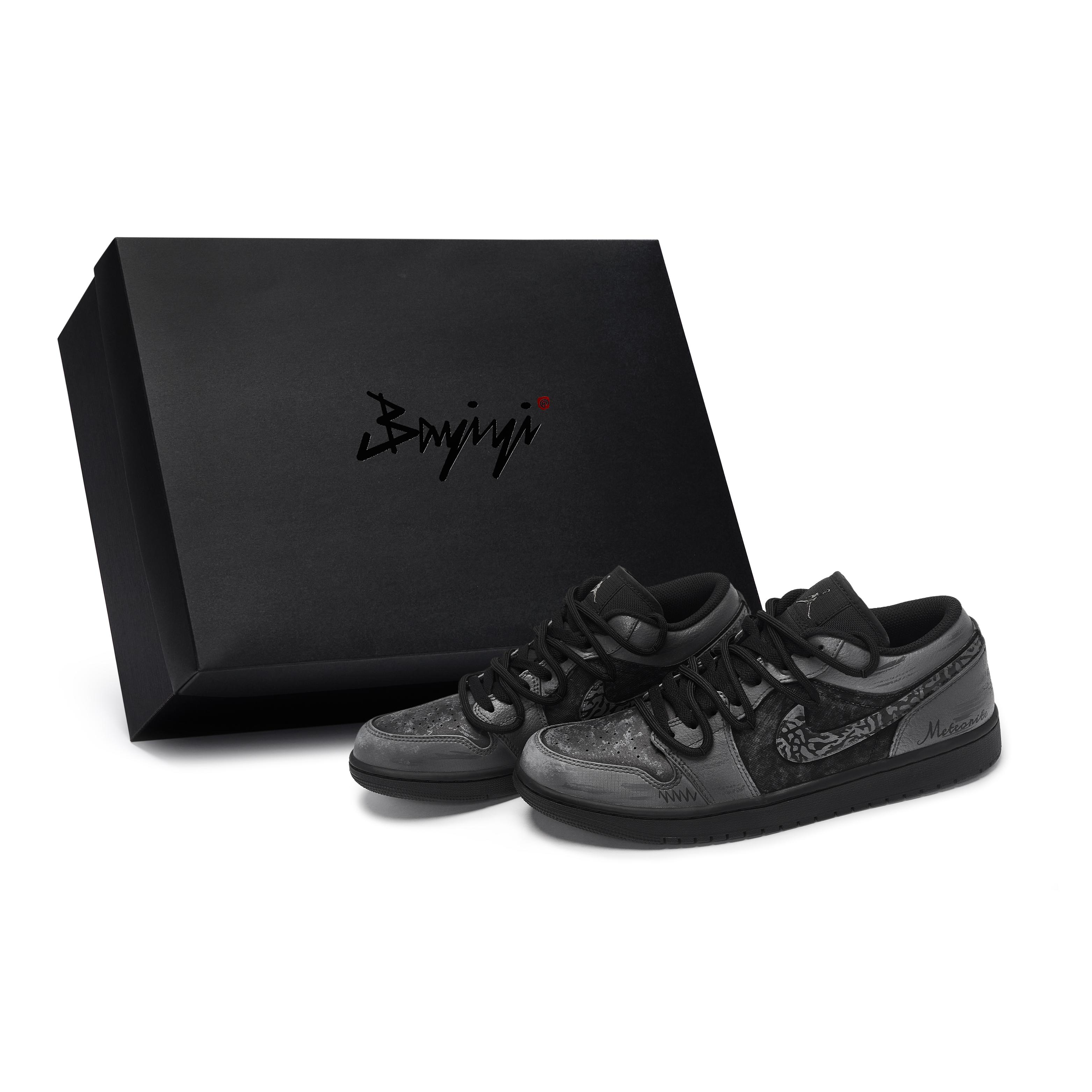 Jordan Air Jordan 1 Vintage Basketball Shoes Unisex Low Top Black/Gray HV5968-001(Team80-SBOX) 35.5
Jordan Air Jordan 1 Vintage Basketball Shoes Unisex Low Top Black/Gray HV5968-001(Team80-SBOX) 35.5