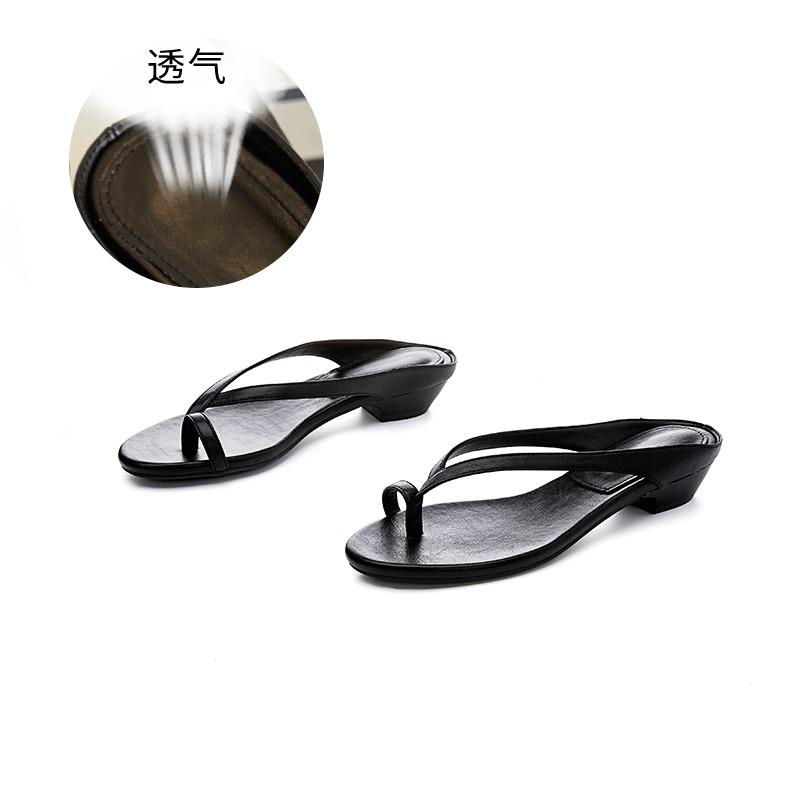 New flip-flops women s summer casual versatile sandals fashion half-drag high-end pinch slippers women 40 чёрный
New flip-flops women s summer casual versatile sandals fashion half-drag high-end pinch slippers women 40 чёрный