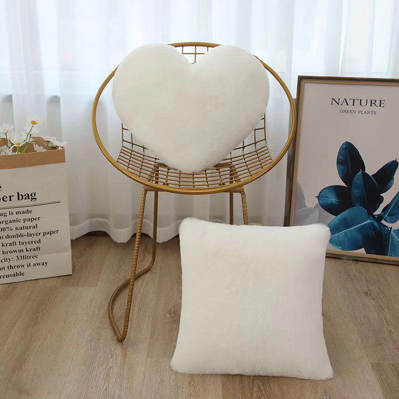 Faux Rabbit Fur Long Plush Lumbar Support Throw Pillow 40*40cm with Core
Faux Rabbit Fur Long Plush Lumbar Support Throw Pillow 40*40cm with Core