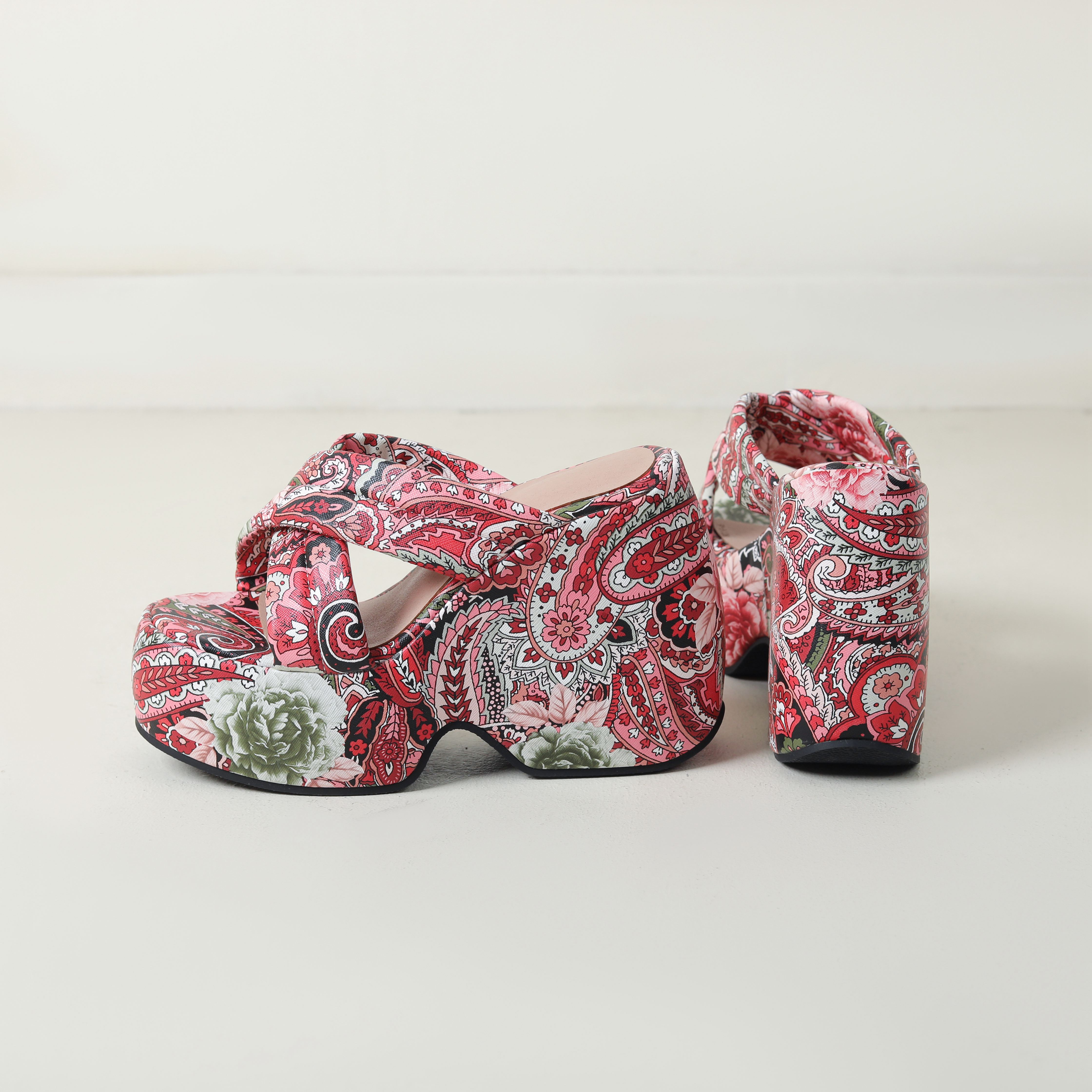 Krazing Pot Мюли Полиуретан Весна Лето Размер 43 Размер 42 Летние принты Женские Платформа Женские сандалии с открытым носком 43 красный
Krazing Pot Мюли Полиуретан Весна Лето Размер 43 Размер 42 Летние принты Женские Платформа Женские сандалии с открытым носком 43 красный