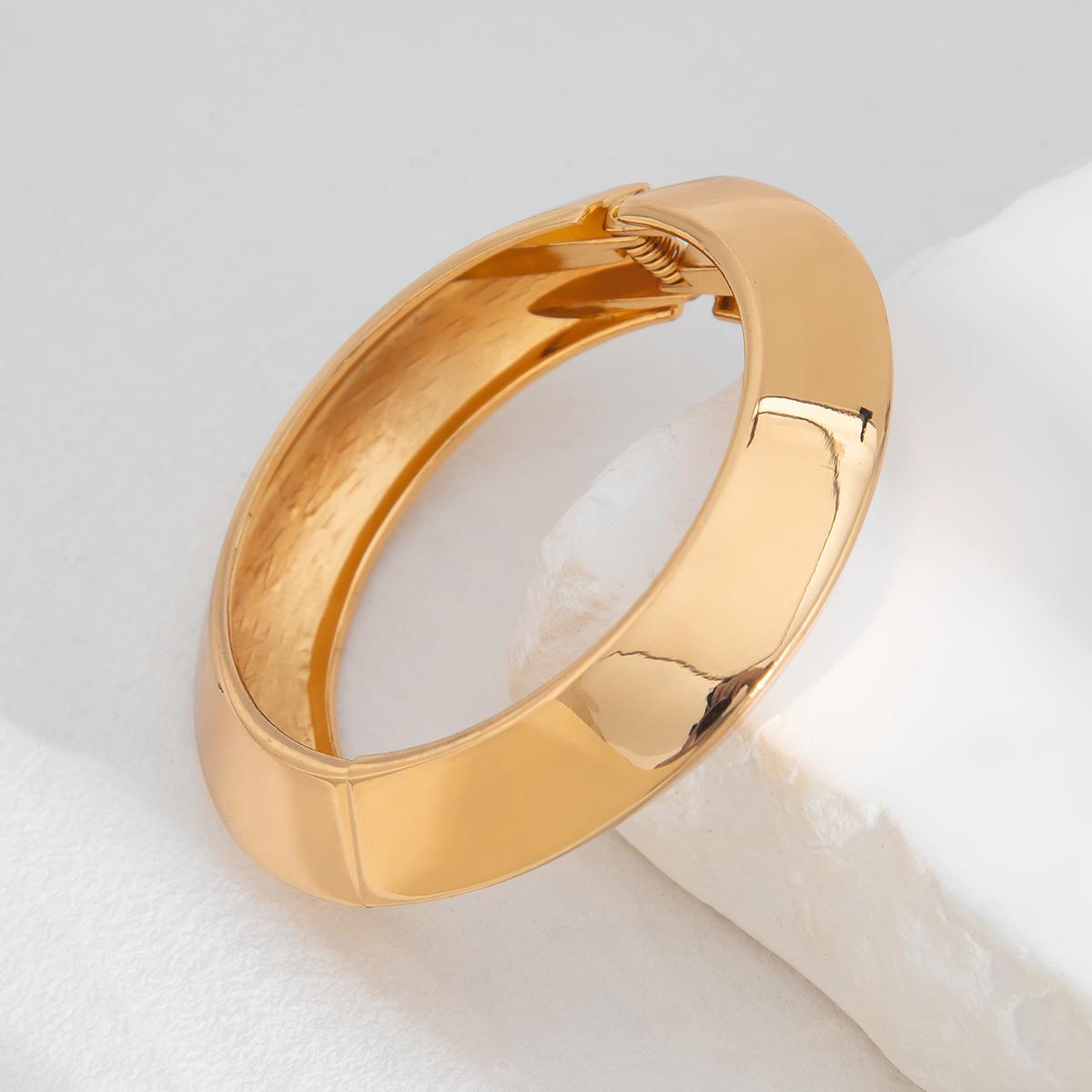 Ingemark Creative Punk Heavy Metal Spring Bangles Women Vintage Irregular Wide Cuff Bracelets Couple Men New Year Jewelry Gift
Ingemark Creative Punk Heavy Metal Spring Bangles Women Vintage Irregular Wide Cuff Bracelets Couple Men New Year Jewelry Gift