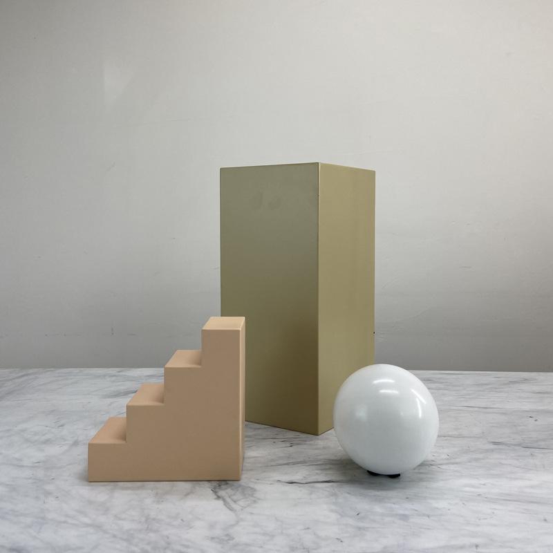 Modern Simple Metal Ornaments Study Living Room TV Table Bookcase Model Room Milan Fashion Light Accessories
Modern Simple Metal Ornaments Study Living Room TV Table Bookcase Model Room Milan Fashion Light Accessories