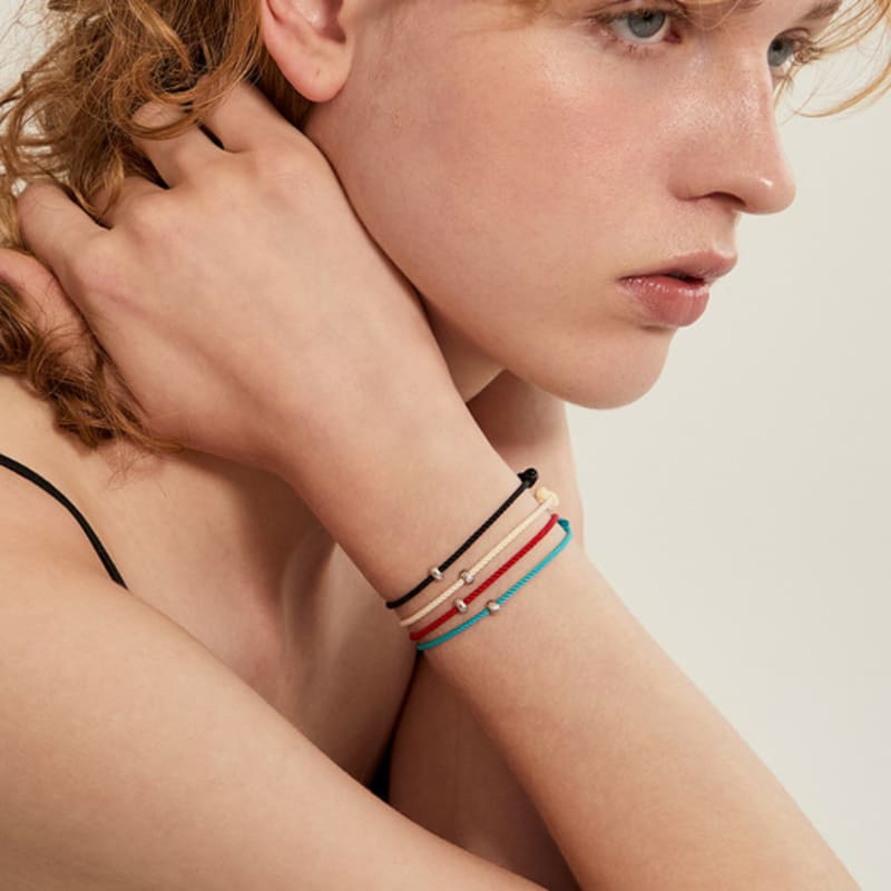 LUNNE Silver 925 Moissanite Pebble Palette Bracelet #LSB23 Red
LUNNE Silver 925 Moissanite Pebble Palette Bracelet #LSB23 Red