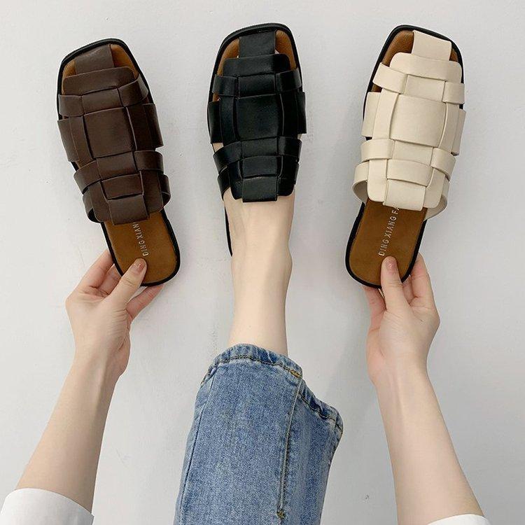 Baotou slippers women s outer wear summer new retro beach flat bottom woven sandals versatile lazy muller shoes 35 чёрный
Baotou slippers women s outer wear summer new retro beach flat bottom woven sandals versatile lazy muller shoes 35 чёрный