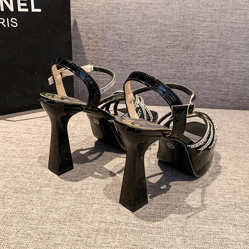 Foreign trade large size waterproof table high-heeled sandals 2025 new silver rhinestone word with open-toed high heels women 34 чёрный
Foreign trade large size waterproof table high-heeled sandals 2025 new silver rhinestone word with open-toed high heels women 34 чёрный