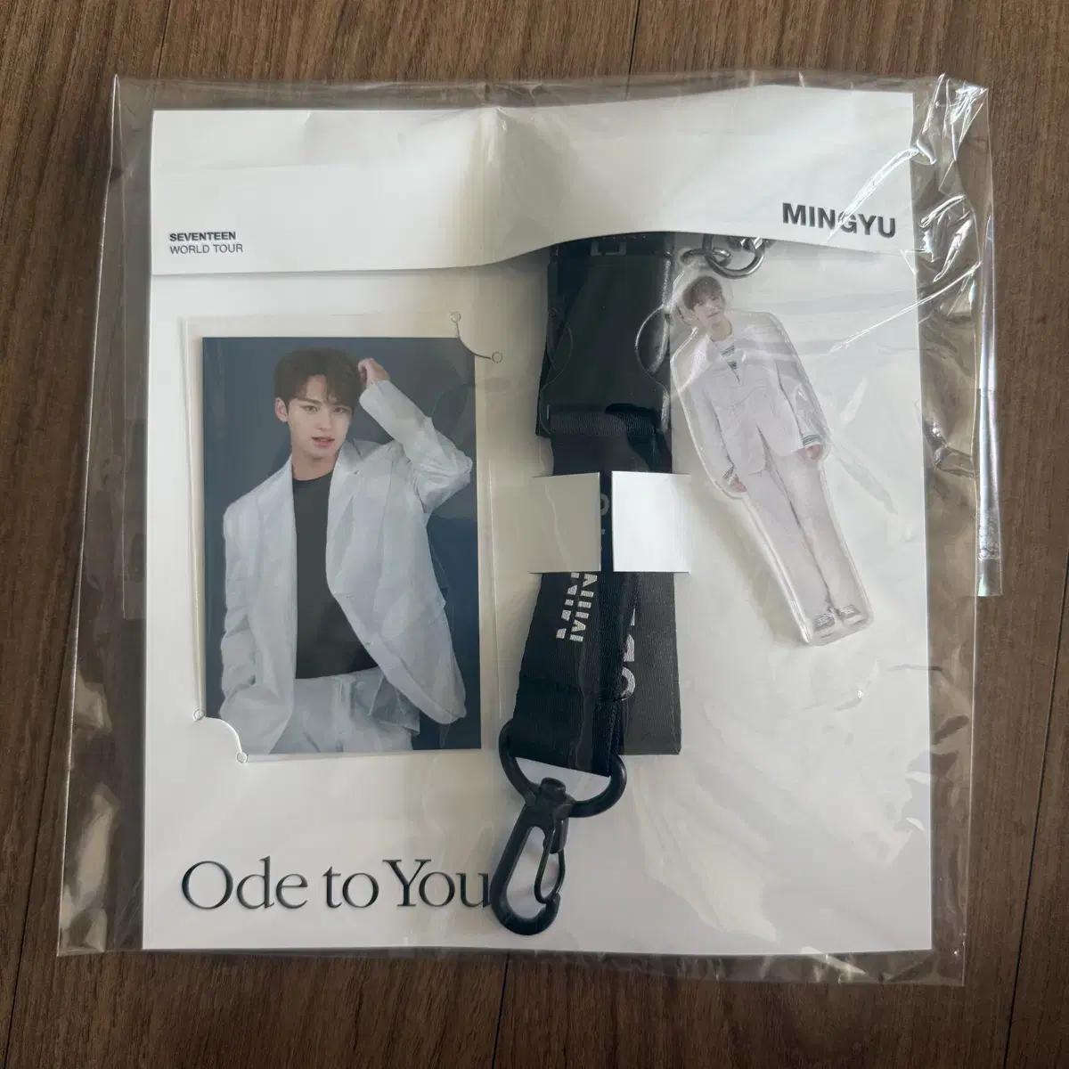 Набор шнурков Seventeen Mingyu
Набор шнурков Seventeen Mingyu