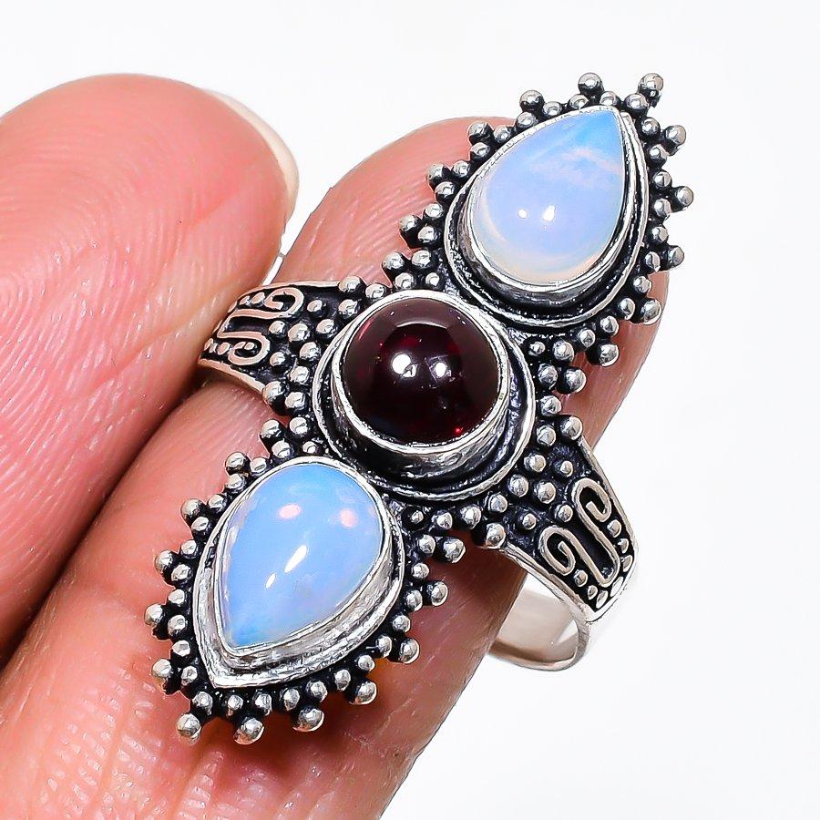 Натуральний молочний опал, турмалін, ювелірна каблучка зі стерлінгового срібла 925 проби, розмір 11 AR-16607
Натуральний молочний опал, турмалін, ювелірна каблучка зі стерлінгового срібла 925 проби, розмір 11 AR-16607