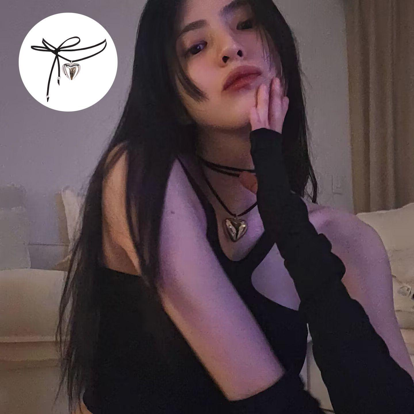 Han So-hee Sweet & Cool Heart Ribbon Choker Necklace - Simple Heart-Shaped Design for Women серебряный
Han So-hee Sweet & Cool Heart Ribbon Choker Necklace - Simple Heart-Shaped Design for Women серебряный