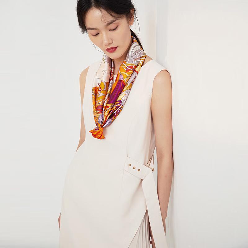 Aurora Mulberry Silk Scarf 90x90cm
Aurora Mulberry Silk Scarf 90x90cm