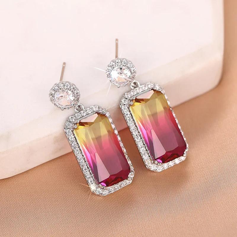 2026 New Crystal Zircon Shining Medium to Long Earrings, Elegant Personalized Trendy Style, High Grade, Swinging, Banquet Access
2026 New Crystal Zircon Shining Medium to Long Earrings, Elegant Personalized Trendy Style, High Grade, Swinging, Banquet Access