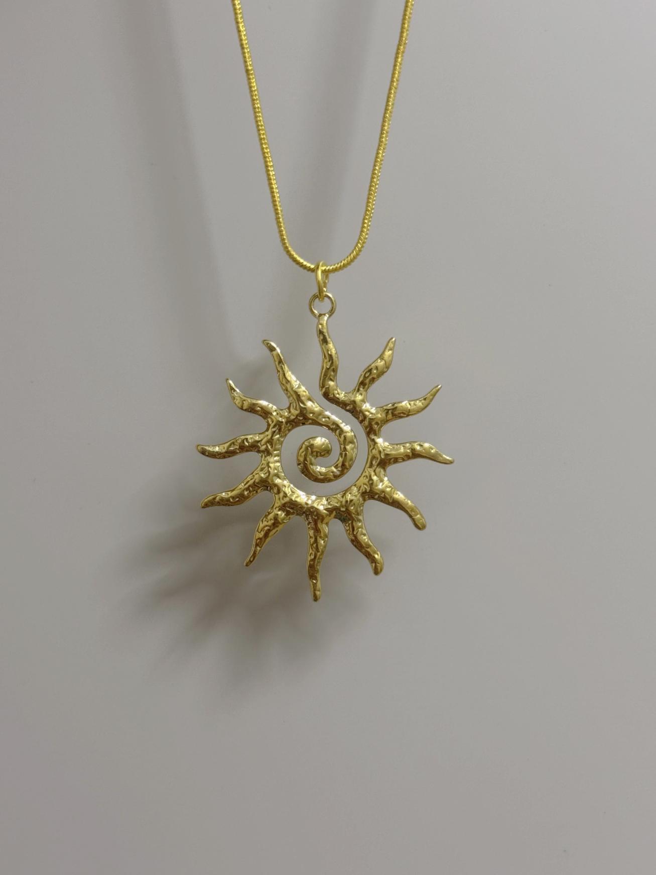 Retro Personality Stainless Steel Lava Metal Starfish Gold Color Sun Pendant Snake Bone Chain Necklace for Women Punk Jewelry золотий
Retro Personality Stainless Steel Lava Metal Starfish Gold Color Sun Pendant Snake Bone Chain Necklace for Women Punk Jewelry золотий