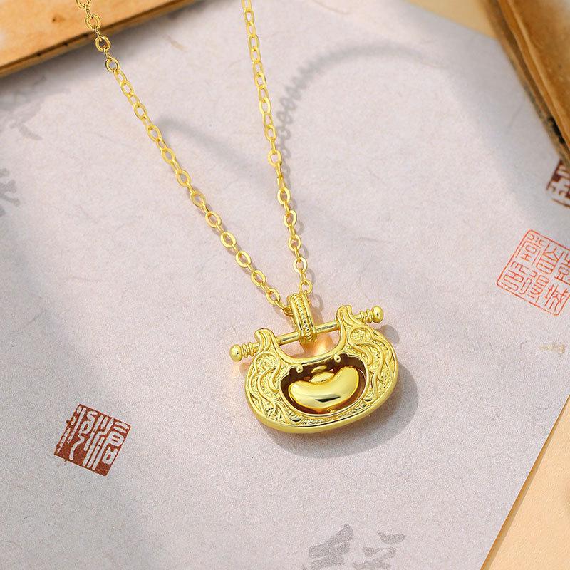 Vibrant Cloud Pattern Ingot Lock Necklace for Women – New Chinese Style with Gold-Shop Quality, Rich & Peaceful Design Gold Plated
Vibrant Cloud Pattern Ingot Lock Necklace for Women – New Chinese Style with Gold-Shop Quality, Rich & Peaceful Design Gold Plated