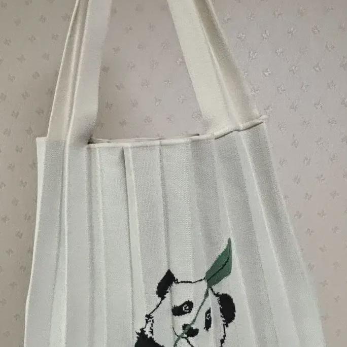 Fubao Pop-up Pleated Mama Leaf Fubao Shoulder Bag Eco Bag
Fubao Pop-up Pleated Mama Leaf Fubao Shoulder Bag Eco Bag