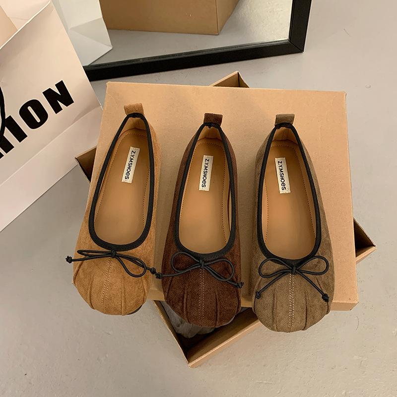 Korean version niche retro shallow mouth flat-soled single shoes women s 2025 spring new bow soft-soled temperament Mary Jane shoes 35 коричневый
Korean version niche retro shallow mouth flat-soled single shoes women s 2025 spring new bow soft-soled temperament Mary Jane shoes 35 коричневый