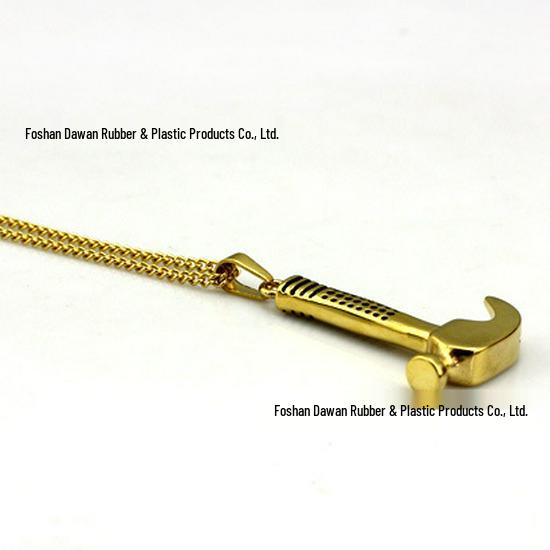 Original Retro Hammer Pendant Titanium Steel Necklace for Couples – Trendy Unisex Sweater Chain Jewelry
Original Retro Hammer Pendant Titanium Steel Necklace for Couples – Trendy Unisex Sweater Chain Jewelry