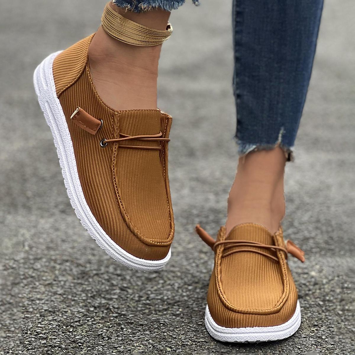 Мода 2024 Весна и Осень Новые женские повседневные туфли Универсальные и повседневные туфли на плоской подошве без застежек 42
Мода 2024 Весна и Осень Новые женские повседневные туфли Универсальные и повседневные туфли на плоской подошве без застежек 42