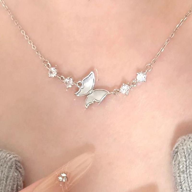 silver 925 diamond inlaid moissanite white enamel butterfly necklace light luxury design beautiful and unique collar chain 45cm
silver 925 diamond inlaid moissanite white enamel butterfly necklace light luxury design beautiful and unique collar chain 45cm