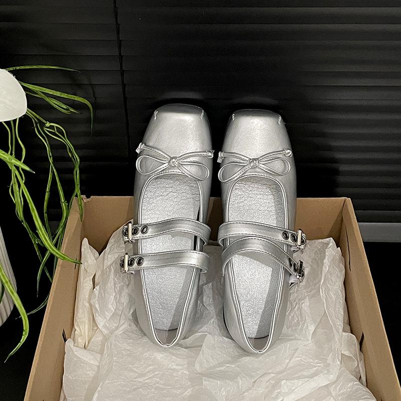Модные повседневные ретро серебристые французские туфли-лодочки с открытым носком, женские летние 2025, новые на плоской подошве, с внутренней платформой, туфли Мэри Джейн 40 серебряный
Модные повседневные ретро серебристые французские туфли-лодочки с открытым носком, женские летние 2025, новые на плоской подошве, с внутренней платформой, туфли Мэри Джейн 40 серебряный