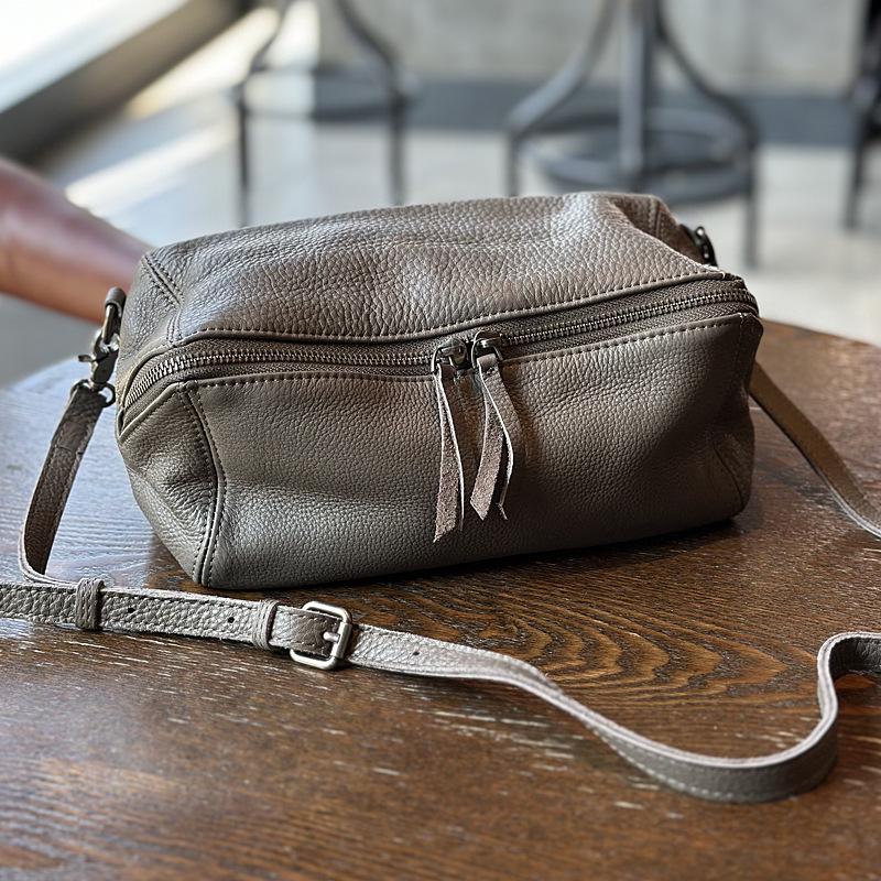 Весна/Лето Натуральная Кожа Ретро Маленькая Сумка Кроссбоди - Легкая, Универсальная, Мягкая Кожаная Сумка на Плечо для Женщин серый
Весна/Лето Натуральная Кожа Ретро Маленькая Сумка Кроссбоди - Легкая, Универсальная, Мягкая Кожаная Сумка на Плечо для Женщин серый