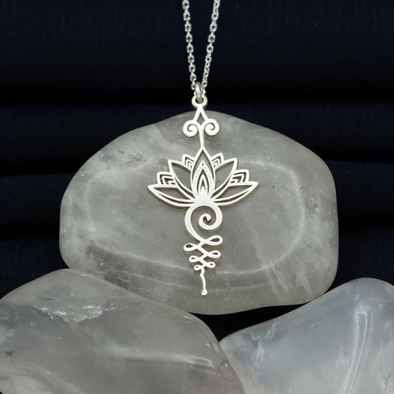 Luminous Lotus Pendant Necklaces Women Men Retro Fluorescent Stone Pendant Alloy Chain Necklace Healing Yoga Jewelry Gifts серебряный
Luminous Lotus Pendant Necklaces Women Men Retro Fluorescent Stone Pendant Alloy Chain Necklace Healing Yoga Jewelry Gifts серебряный