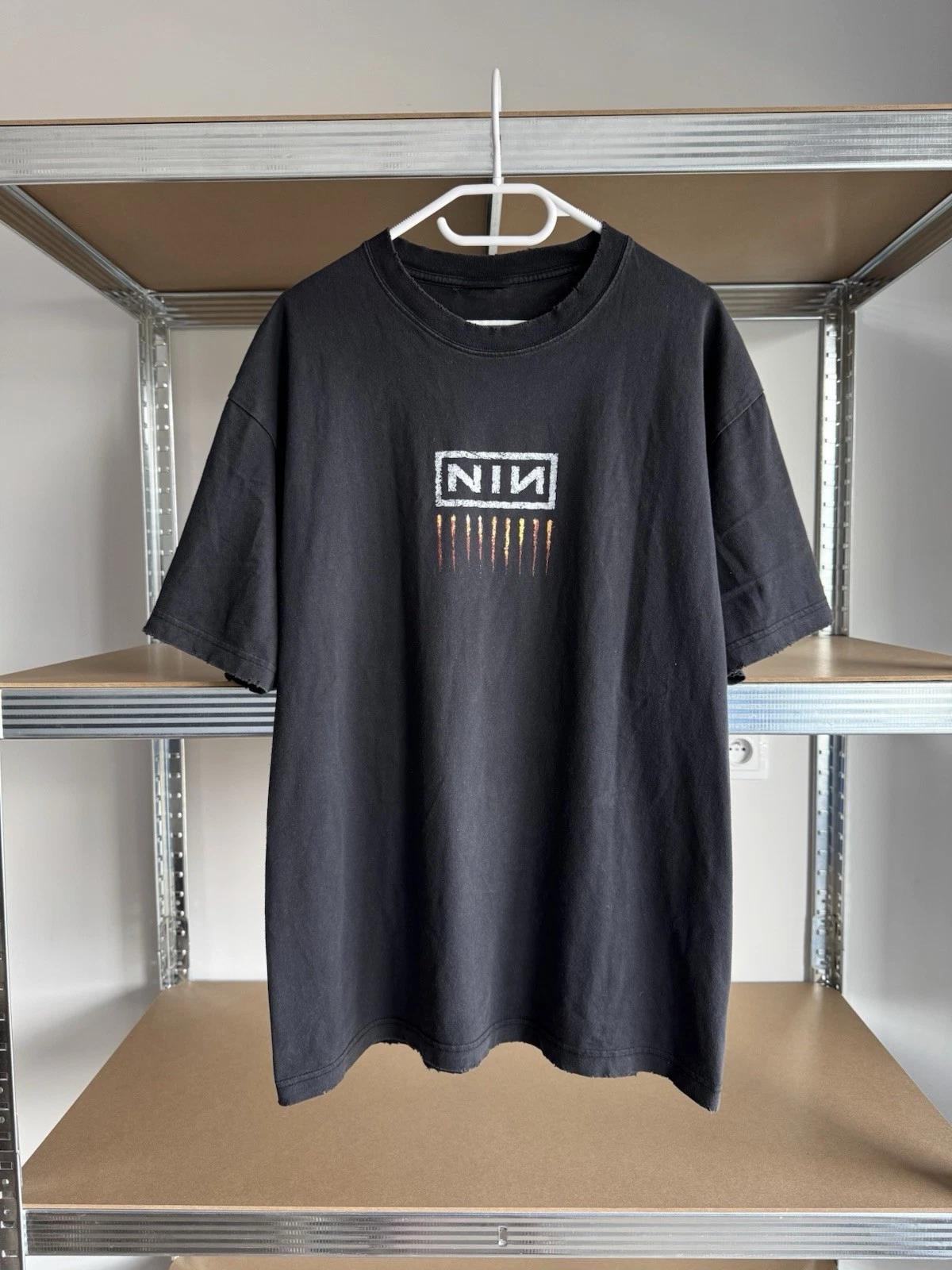 Vintage Nine Inch Nails The Downward Spiral Rock Band T-shirt Y2K Mens Size L S
Vintage Nine Inch Nails The Downward Spiral Rock Band T-shirt Y2K Mens Size L S