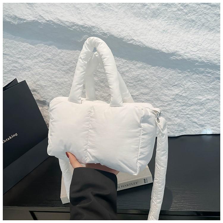 New niche design large-capacity fashion handbag casual summer personality trendy shoulder messenger tote bag синій
New niche design large-capacity fashion handbag casual summer personality trendy shoulder messenger tote bag синій