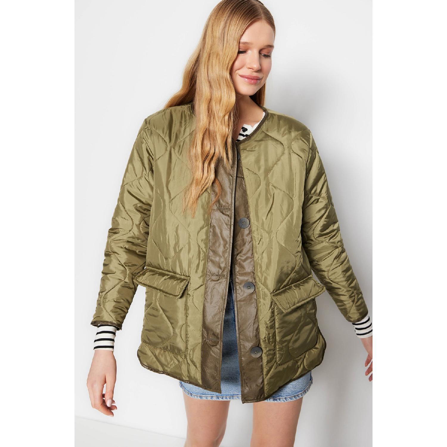 Водоотталкивающее стеганое пальто оверсайз цвета хаки Twoaw23mo00134
Водоотталкивающее стеганое пальто оверсайз цвета хаки Twoaw23mo00134