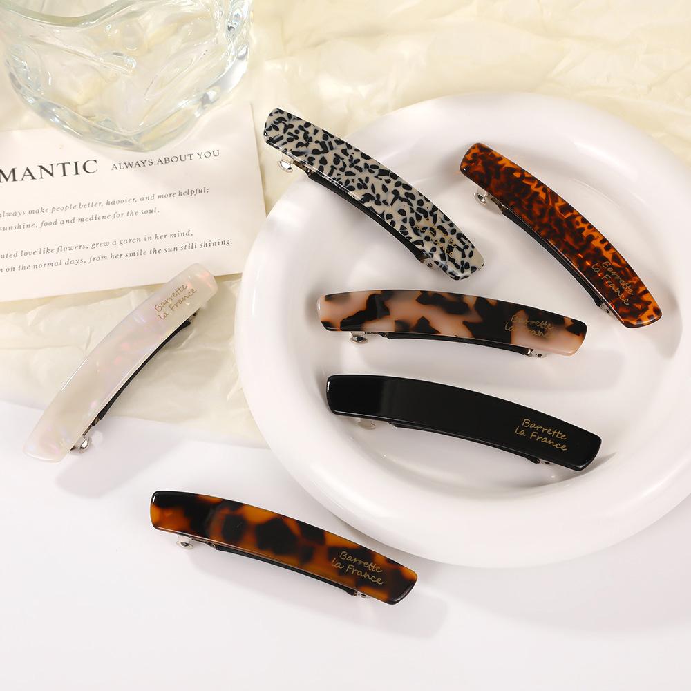 Shiny Acrylic Hair Clip for Women Elegant Temperament Side Clip Fashionable Girl One Word Clip Plastic
Shiny Acrylic Hair Clip for Women Elegant Temperament Side Clip Fashionable Girl One Word Clip Plastic