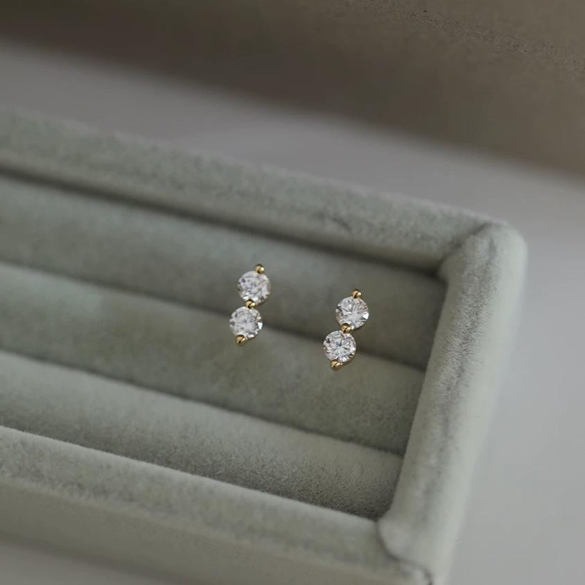 Geometric Inlay Shiny Zirconia Stud Earrings 925 Sterling Silver Sweet Elegant Fashion Jewelry Accessory for Women Gold
Geometric Inlay Shiny Zirconia Stud Earrings 925 Sterling Silver Sweet Elegant Fashion Jewelry Accessory for Women Gold