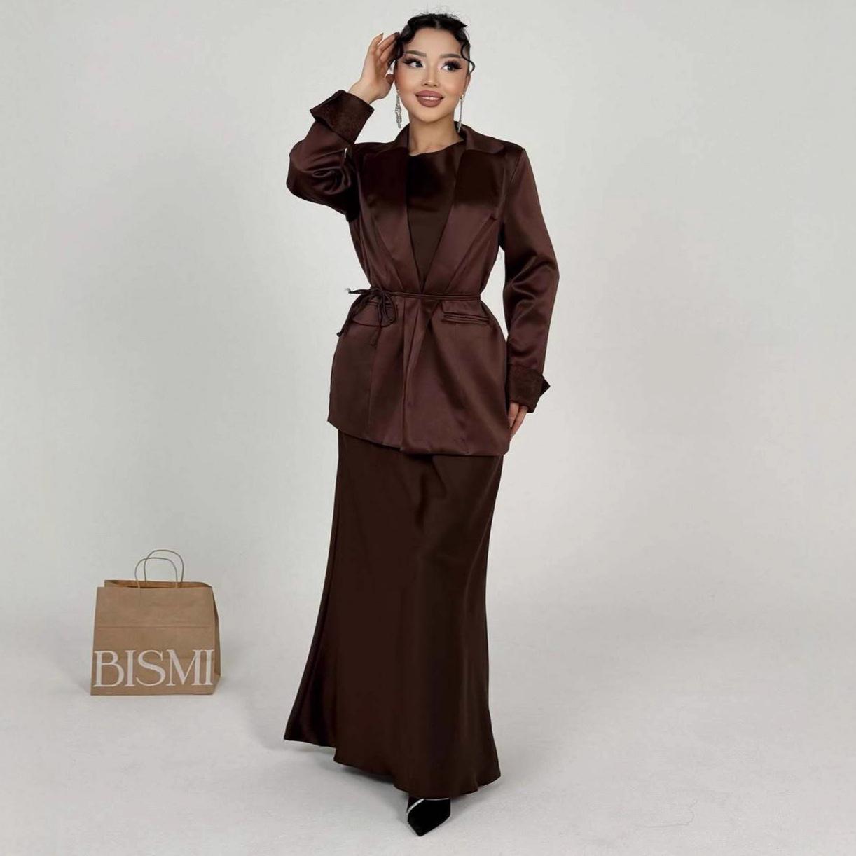 European & American Women s 2025 Autumn Slim Fit Dress Set: Round Neck Short Sleeve Hip-Wrap Dress with Tie Long Sleeve Coat S кавовий
European & American Women s 2025 Autumn Slim Fit Dress Set: Round Neck Short Sleeve Hip-Wrap Dress with Tie Long Sleeve Coat S кавовий