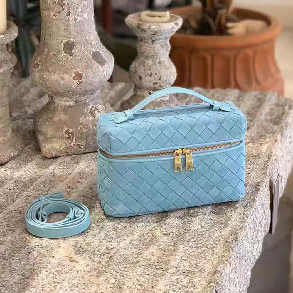 2025 Новая модель через границу Маленькая квадратная сумка из коровьей кожи Женский изысканный кошелек для монет Ручная модная женская сумка Универсальное украшение Маленькая сумка 21x8x12cm синий
2025 Новая модель через границу Маленькая квадратная сумка из коровьей кожи Женский изысканный кошелек для монет Ручная модная женская сумка Универсальное украшение Маленькая сумка 21x8x12cm синий
