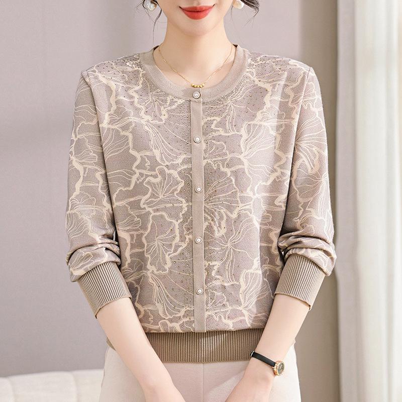 2026 Spring/Autumn Women s Jacquard Knit Cardigan for Mothers - Long Sleeve, Stylish, Thick, Plus Velvet XL
2026 Spring/Autumn Women s Jacquard Knit Cardigan for Mothers - Long Sleeve, Stylish, Thick, Plus Velvet XL
