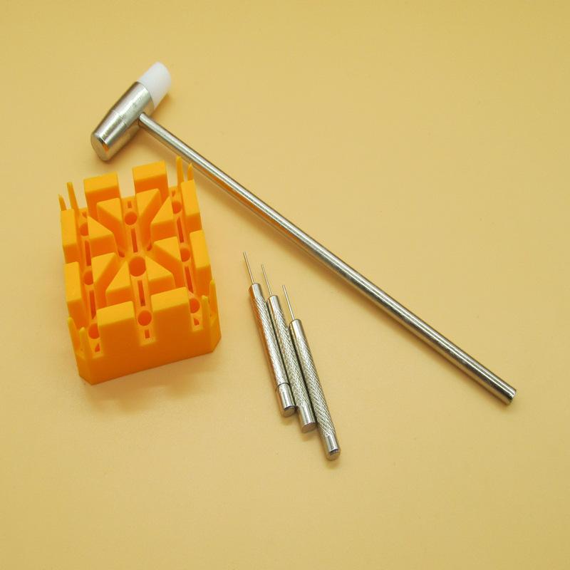 Набор из 5 предметов для удаления звеньев браслета часов - Включает молоток с двойной головкой, держатель браслета, выколотки (0.8, 0.9, 1.0 мм) для самостоятельной регулировки и ремонта часов 5Pcs
Набор из 5 предметов для удаления звеньев браслета часов - Включает молоток с двойной головкой, держатель браслета, выколотки (0.8, 0.9, 1.0 мм) для самостоятельной регулировки и ремонта часов 5Pcs