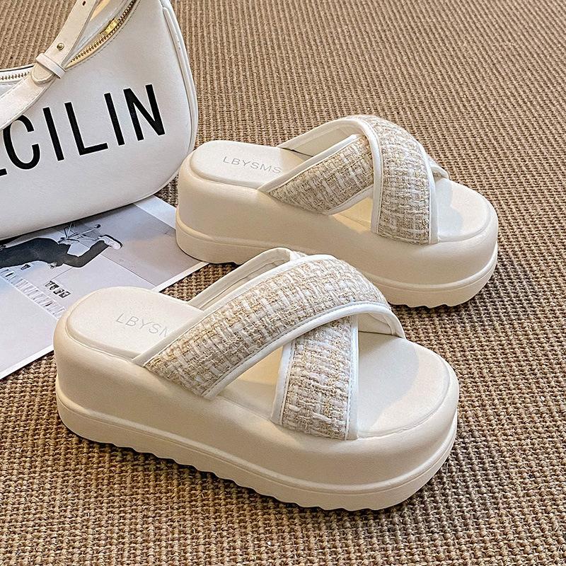 Crossed slippers women s outer wear summer new casual muffin platform beach sandals 40
Crossed slippers women s outer wear summer new casual muffin platform beach sandals 40