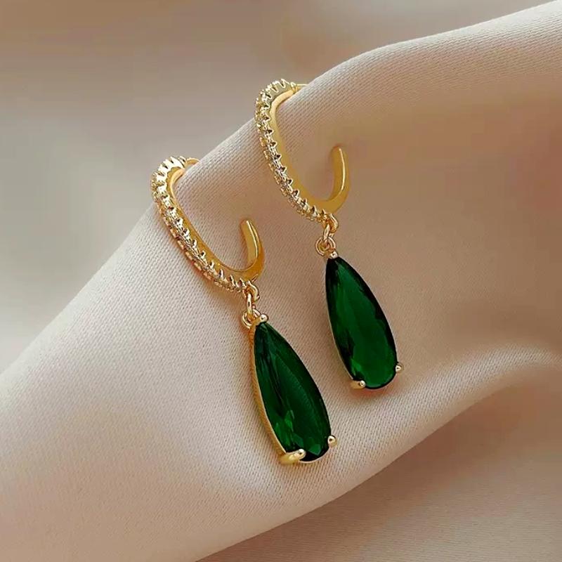 Huitan Fashion Luxury Women Pendant Earrings with Bright Green Cubic Zirconia Simple Design Accessories for Anniversary Ceremony
Huitan Fashion Luxury Women Pendant Earrings with Bright Green Cubic Zirconia Simple Design Accessories for Anniversary Ceremony